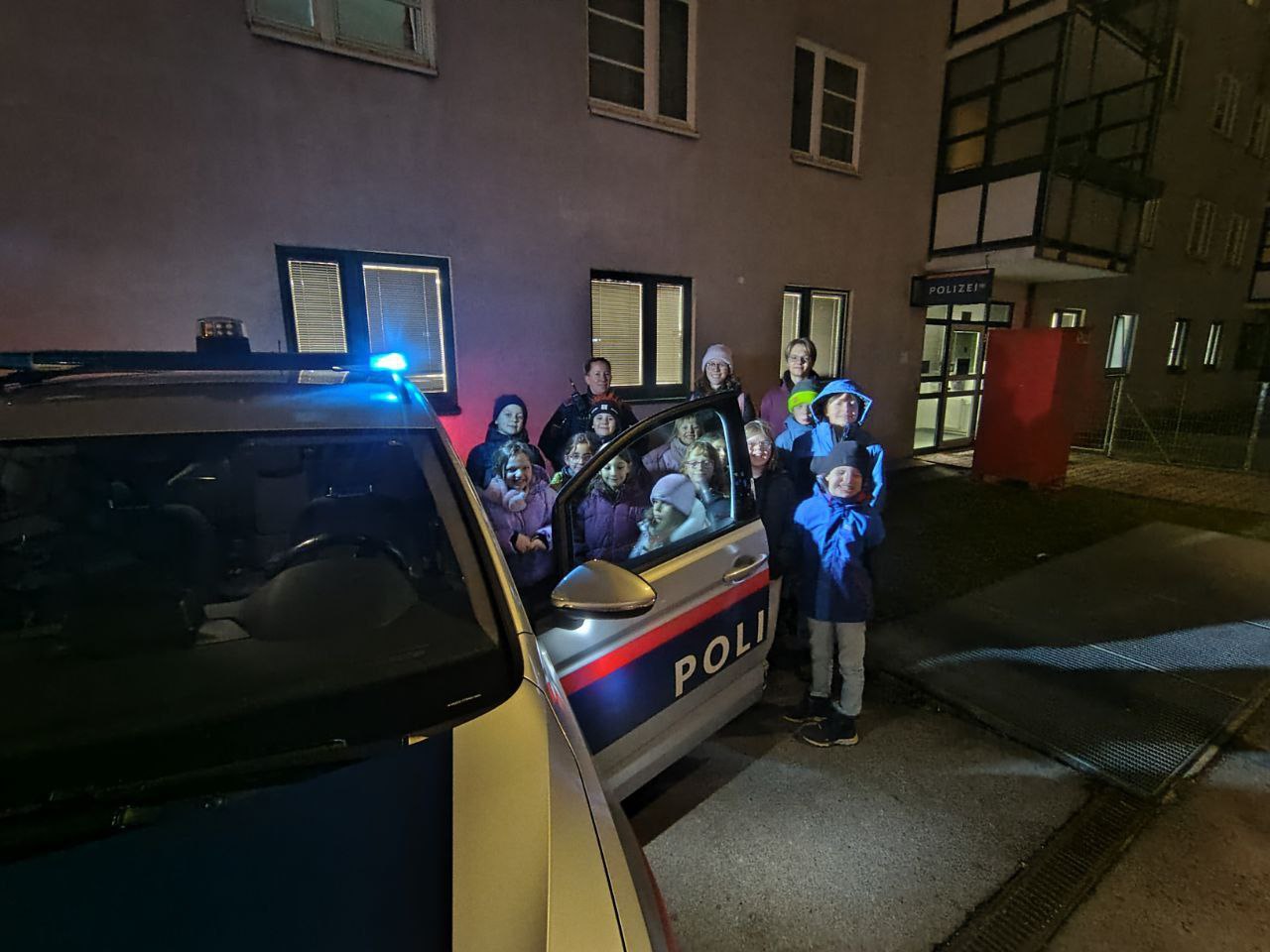 Besuch bei der Polizeistation in der Kummergasse
